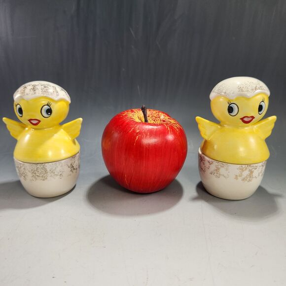 Holt Howard Slick Chicks Combo Salt Pepper Shakers Egg Cup Chicken Vtg Kitsch - Picture 3 of 10